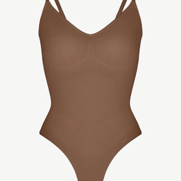 Seamless Sculpt Covered Bust and Back Thong Bodyshaper - Picture 6 of 10